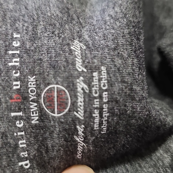 Daniel Buchler Lightweight Robe - Picture 12 of 12